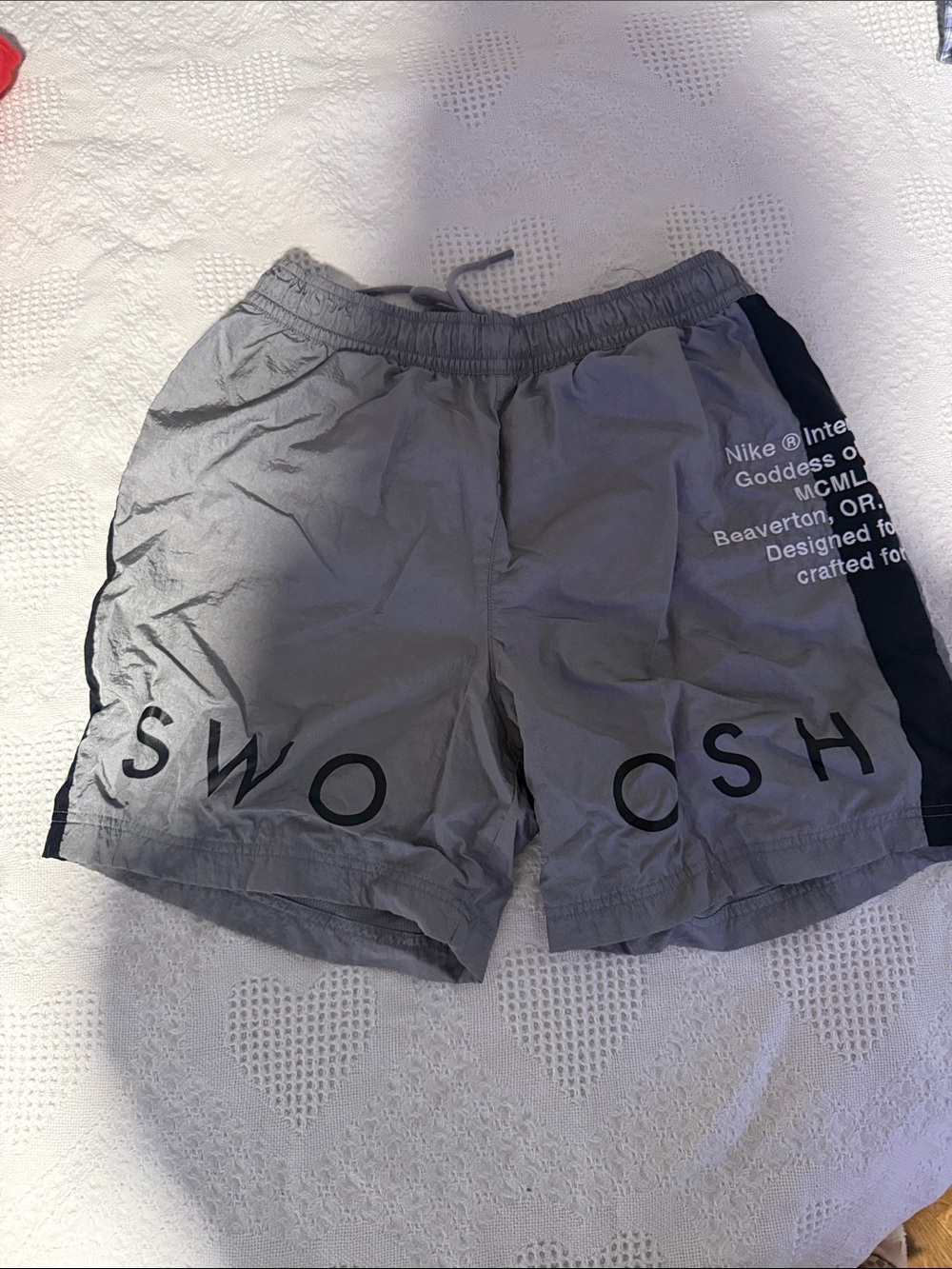Nike Men’s Gray Athletic Shorts with Black Side Panels M